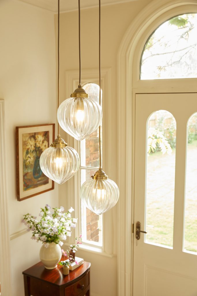 How to nail the vintage lighting trend. Top interior design trends for 2024.
